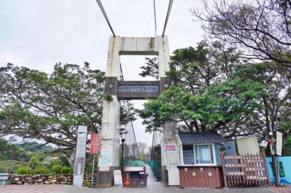 苗栗 湖心孤島竟住人 全台唯一景象