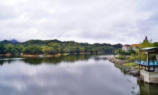 苗栗 湖心孤島竟住人 全台唯一景象