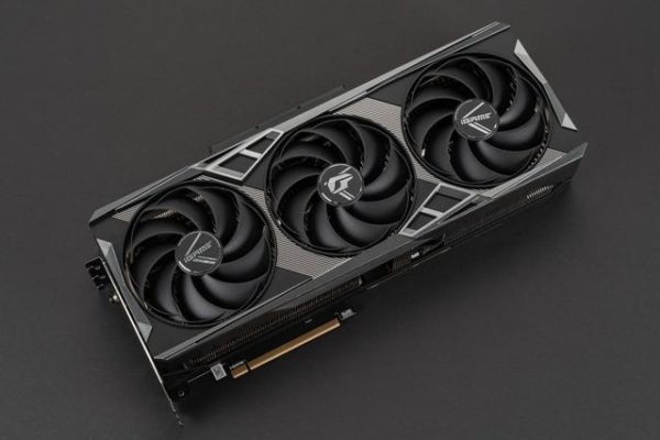 GeForce RTX 4090 Vulcan OC顯卡評價及優缺點？值得下手買嗎？