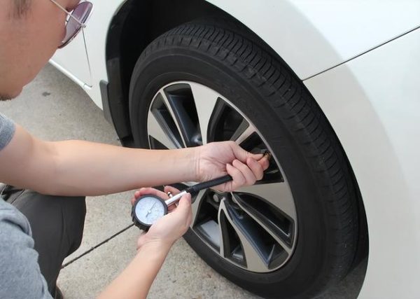汽車胎壓的安全數值多少比較正常？注意胎壓太高或太低都有危害