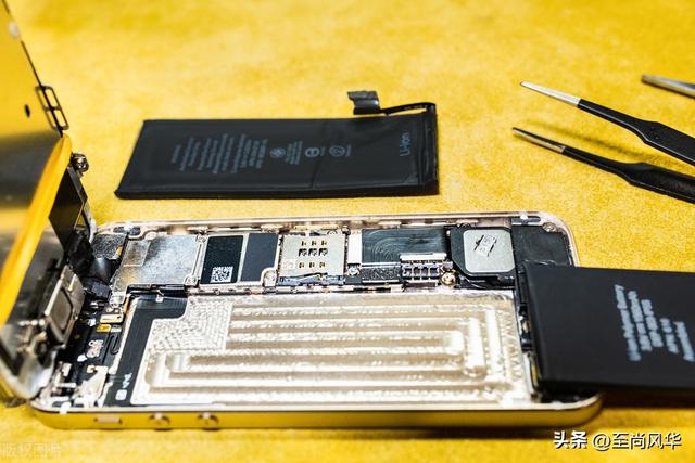 2012年後生產的智慧手機電池為什麼不能拆卸？