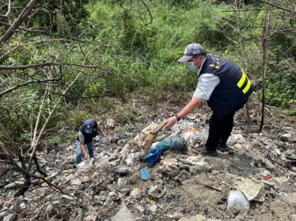 超可惡！沒水準！台南急水溪遭亂倒垃圾 竟有尿袋等感染性廢棄物