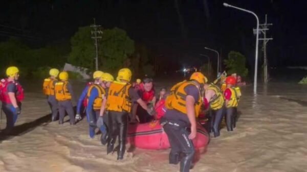 (影)嘉義台82線淹成大海 廂型車驚見一對男女遭滅頂活活溺斃