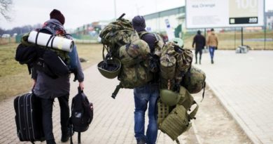 (影)烏克蘭國際戰士都像韓網紅李根大尉？美媒揭「雜牌軍」混亂內幕