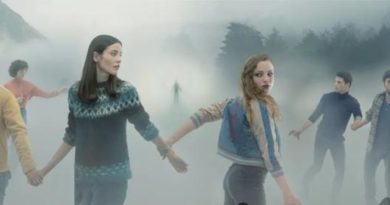 Netflix恐怖新劇《鏡中的女孩》一上線就獲8.8分高評價
