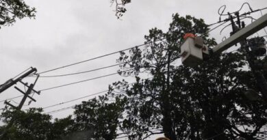 杜蘇芮颱風侵襲南台灣  造成高雄4萬多戶停電  台電：按順序搶修中，請民眾耐心等候